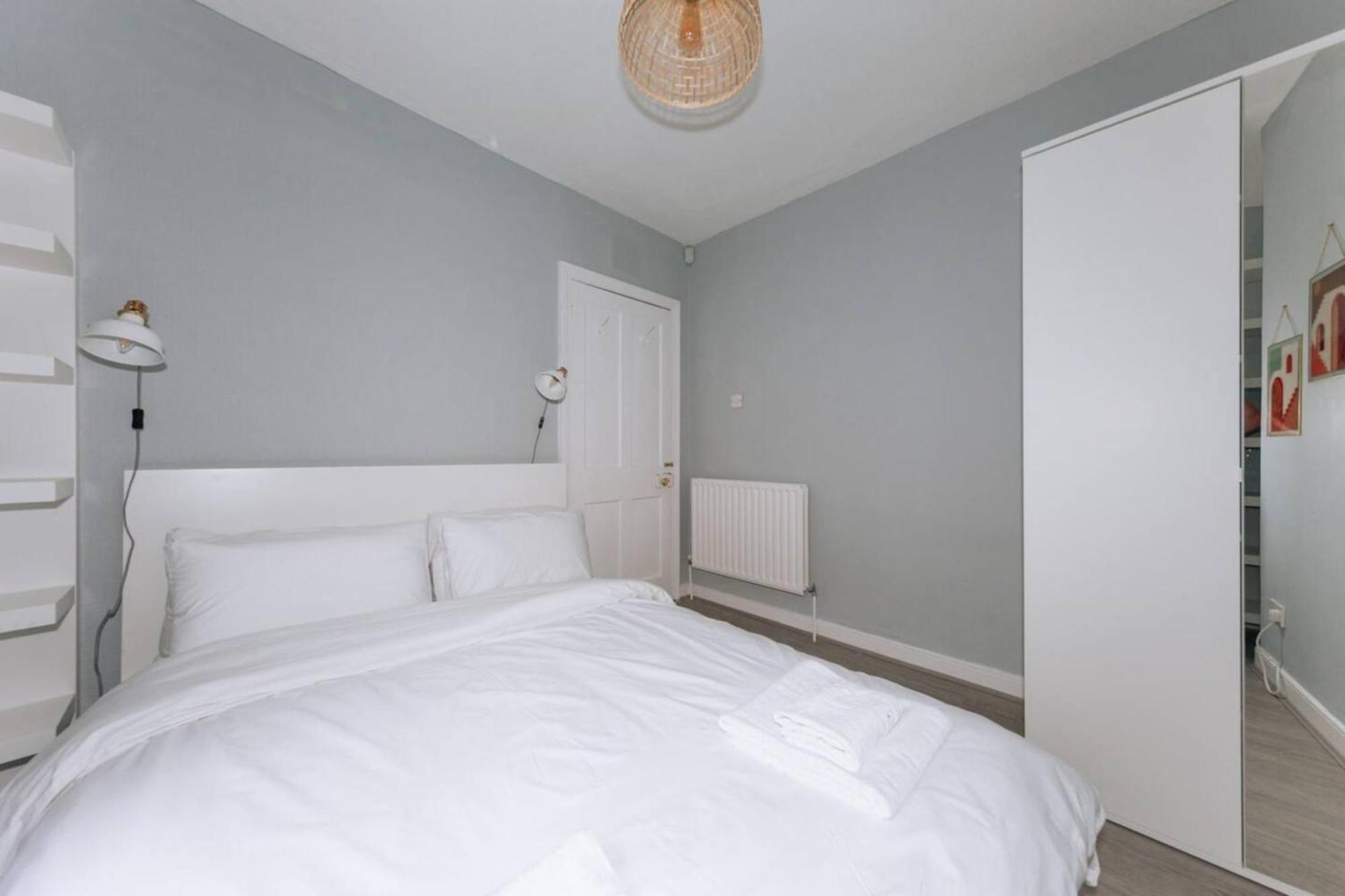 Centrally Located & Spacious 4bd House- St Kevin's Hébergement de vacances