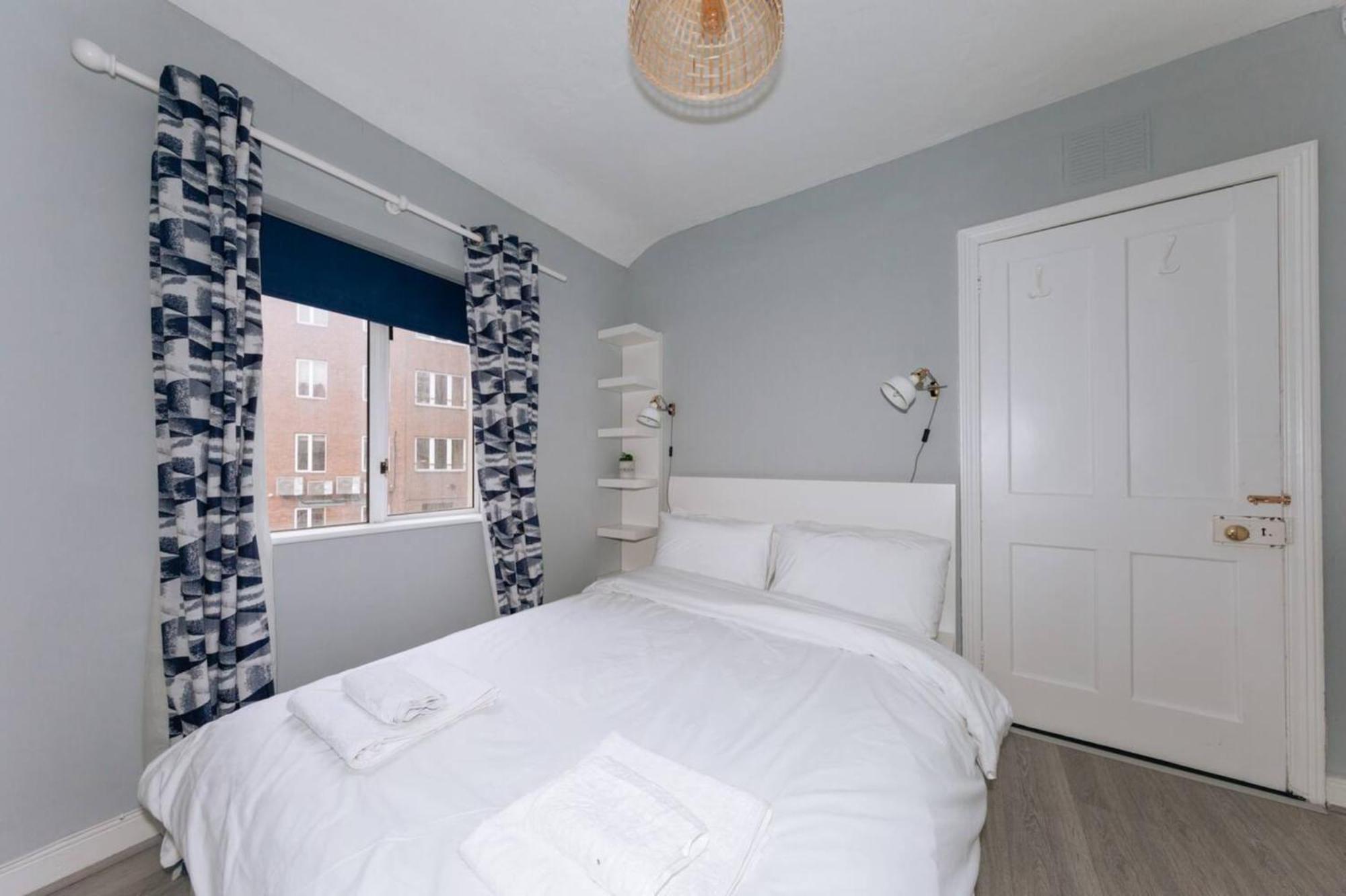 Centrally Located & Spacious 4bd House- St Kevin's Hébergement de vacances *